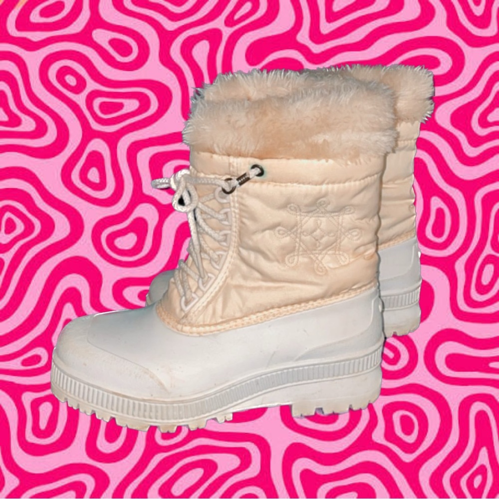 Sorel footwear white snow boots with fur!
